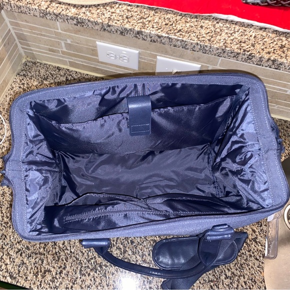 Béis The Mini Weekender in Navy - Picture 10 of 10